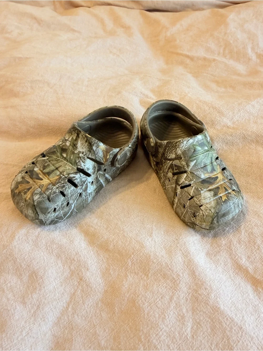 Kids Camouflage Leaf Print Slip-On Clog - Green/Brown